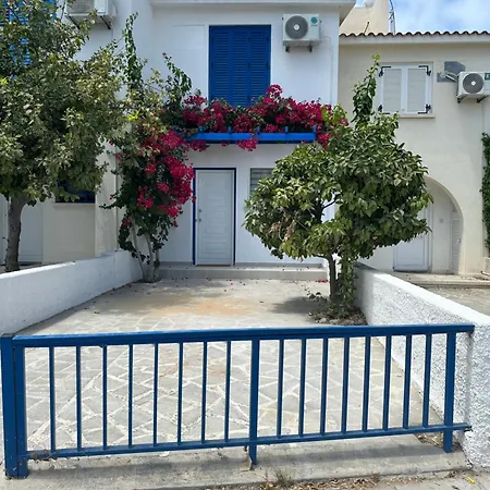 Villa W *